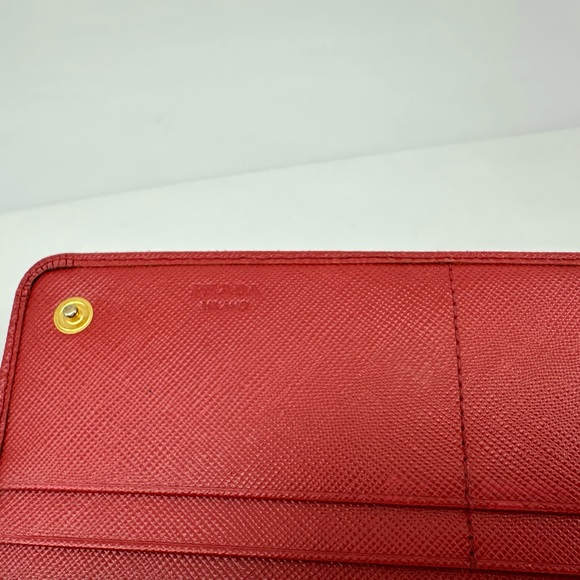 AUTHENTIC PRADA FIERY RED LARGE SAFFIANO LEATHER WALLET - Picture 16 of 16